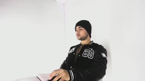 Snapshot of tommy_sccott chatting on 09/30/25, 10:48 tommy_sccott online show from 09/30/25, 10:48