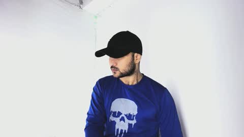 Snapshot of tommy_sccott chatting on 10/12/25, 10:20 tommy_sccott online show from 10/12/25, 10:20