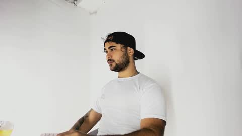 Snapshot of tommy_sccott chatting on 10/22/25, 11:04 tommy_sccott online show from 10/22/25, 11:04