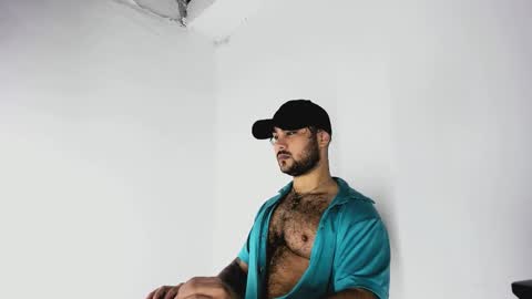 Snapshot of tommy_sccott chatting on 10/23/25, 11:03 tommy_sccott online show from 10/23/25, 11:03