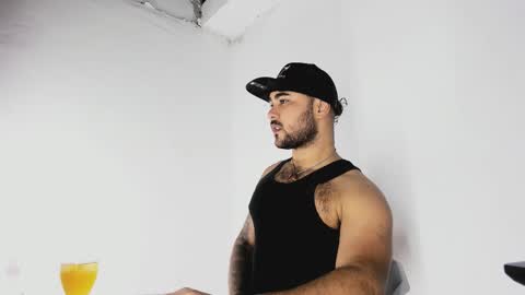 Snapshot of tommy_sccott chatting on 10/25/25, 09:31 tommy_sccott online show from 10/25/25, 09:31