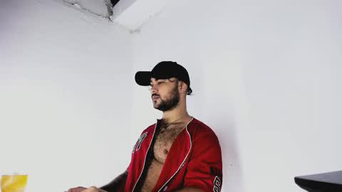 Snapshot of tommy_sccott chatting on 10/26/25, 11:09 tommy_sccott online show from 10/26/25, 11:09