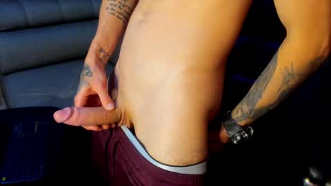 Snapshot of tommy_slater chatting on 01/16/25, 08:57 Tommy Slater online show from 01/16/25, 08:57