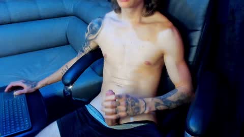 Snapshot of tommy_slater chatting on 01/24/25, 01:56 Tommy Slater online show from 01/24/25, 01:56