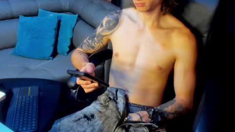 Snapshot of tommy_slater chatting on 01/28/25, 12:05 Tommy Slater online show from 01/28/25, 12:05