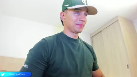 Snapshot of tommygarcia_ chatting on 10/07/25, 06:27 Instagram t garcia69 online show from 10/07/25, 06:27