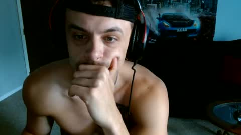 Snapshot of tommystrokes_ chatting on 06/17/26, 06:31 Tommy Strokes online show from 06/17/26, 06:31
