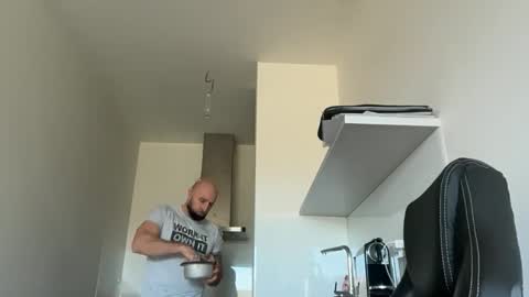 Thomas Fit online show from 10/19/25, 08:59