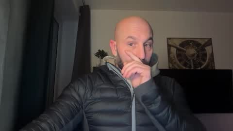 Thomas Fit online show from 11/23/25, 05:57