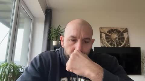 Thomas Fit online show from 12/15/25, 08:51