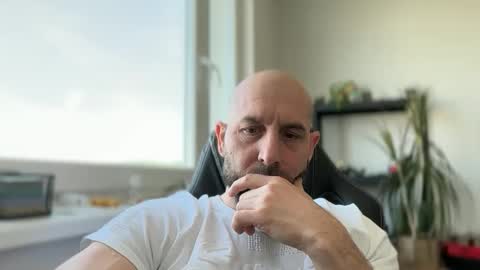 Thomas Fit online show from 05/18/26, 06:41