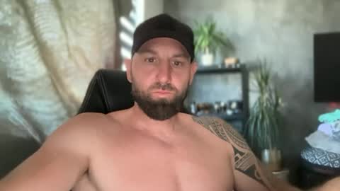 Snapshot of tommyx01 chatting on 06/24/26, 08:46 Thomas Fit online show from 06/24/26, 08:46