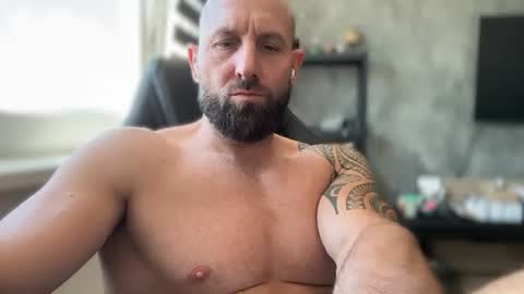 Snapshot of tommyx01 chatting on 07/09/26, 01:26 Thomas Fit online show from 07/09/26, 01:26