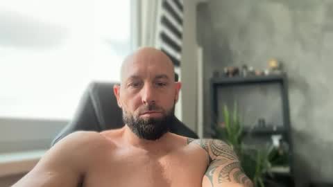 Snapshot of tommyx01 chatting on 07/12/26, 07:43 Thomas Fit online show from 07/12/26, 07:43