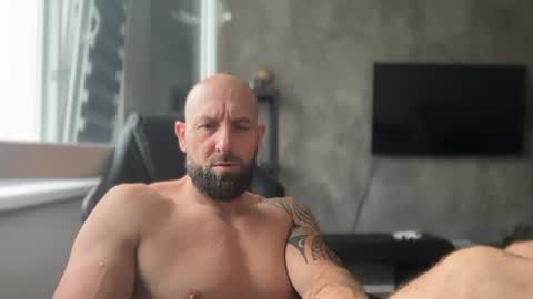 Snapshot of tommyx01 chatting on 07/17/26, 05:47 Thomas Fit online show from 07/17/26, 05:47