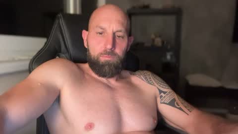 Snapshot of tommyx01 chatting on 07/21/26, 10:12 Thomas Fit online show from 07/21/26, 10:12
