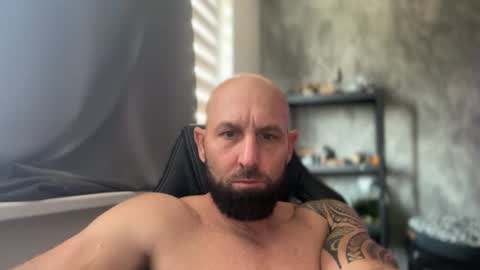 Snapshot of tommyx01 chatting on 08/05/26, 12:52 Thomas Fit online show from 08/05/26, 12:52