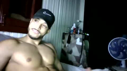 Snapshot of tomtresor chatting on 11/11/25, 04:56 tomtresor online show from 11/11/25, 04:56