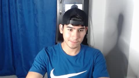 Snapshot of tomycute chatting on 12/17/24, 11:05 tomycute online show from 12/17/24, 11:05