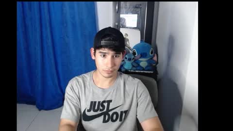 Snapshot of tomycute chatting on 01/08/25, 10:27 tomycute online show from 01/08/25, 10:27