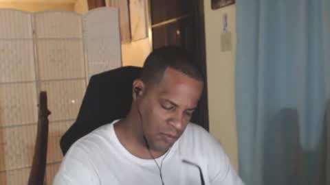 Antonio online show from 06/18/26, 02:23