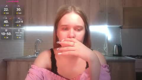 Snapshot of toni_pittmann chatting on 06/12/26, 05:12 toni_pittmann online show from 06/12/26, 05:12
