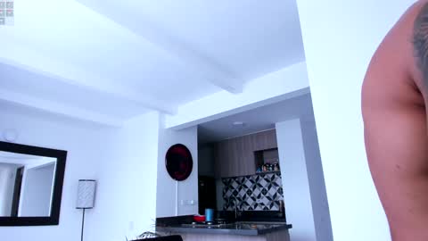 Snapshot of tony_muscle1 chatting on 12/13/24, 08:26 tony muscle1 online show from 12/13/24, 08:26