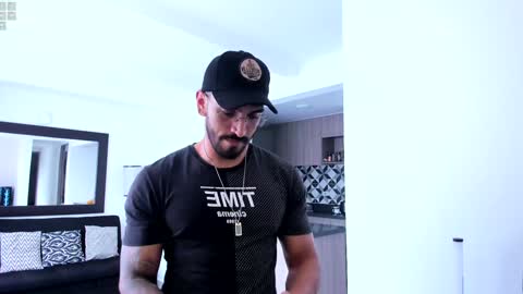 Snapshot of tony_muscle1 chatting on 01/05/25, 09:14 tony muscle1 online show from 01/05/25, 09:14