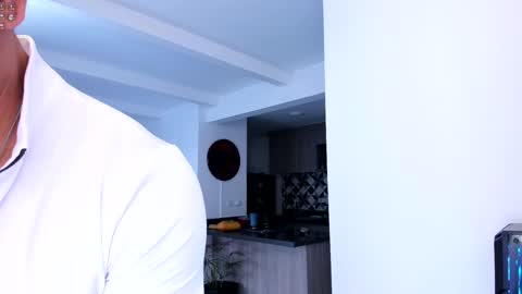 Snapshot of tony_muscle1 chatting on 01/24/25, 09:47 tony muscle1 online show from 01/24/25, 09:47