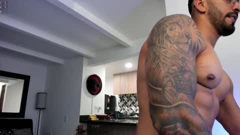 Snapshot of tony_muscle1 chatting on 02/03/25, 11:58 tony muscle1 online show from 02/03/25, 11:58