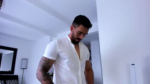 Snapshot of tony_muscle1 chatting on 02/14/25, 05:46 tony muscle1 online show from 02/14/25, 05:46