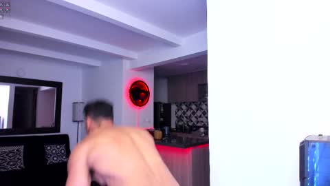 Snapshot of tony_muscle1 chatting on 02/16/25, 12:41 tony muscle1 online show from 02/16/25, 12:41