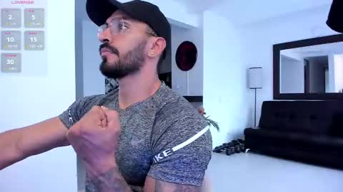 Snapshot of tony_muscle1 chatting on 02/17/25, 09:19 tony muscle1 online show from 02/17/25, 09:19