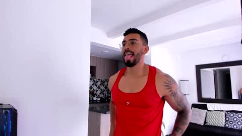 Snapshot of tony_muscle1 chatting on 02/28/25, 06:41 tony muscle1 online show from 02/28/25, 06:41