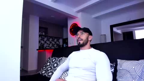 Snapshot of tony_muscle1 chatting on 03/04/25, 12:29 tony muscle1 online show from 03/04/25, 12:29