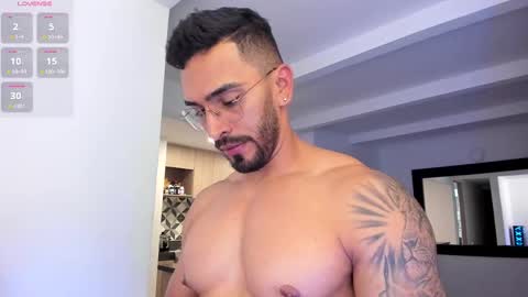 Snapshot of tony_muscle1 chatting on 03/09/25, 11:25 tony muscle1 online show from 03/09/25, 11:25