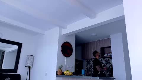 Snapshot of tony_muscle1 chatting on 09/13/25, 08:52 tony muscle1 online show from 09/13/25, 08:52