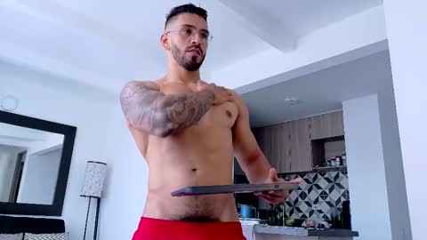 Snapshot of tony_muscle1 chatting on 10/17/25, 07:16 tony muscle1 online show from 10/17/25, 07:16