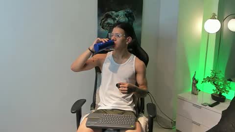 tony_petrov online show from 10/18/25, 08:26