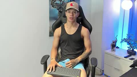 tony_petrov online show from 11/14/25, 02:49