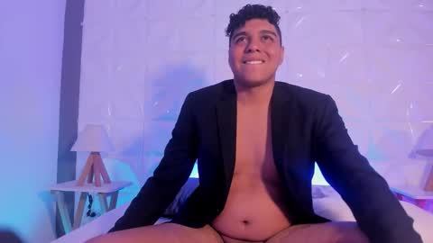 Snapshot of tony_rios_ chatting on 11/13/25, 05:39 tony online show from 11/13/25, 05:39