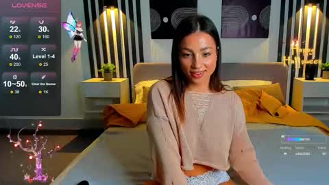 Tonya online show from 10/10/25, 01:59