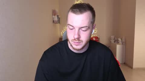 Snapshot of toohornyserj chatting on 12/13/25, 10:04 toohornyserj online show from 12/13/25, 10:04