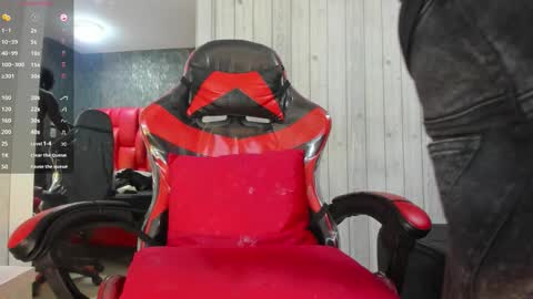 Snapshot of toower_ chatting on 03/06/26, 03:36 T O W E R online show from 03/06/26, 03:36
