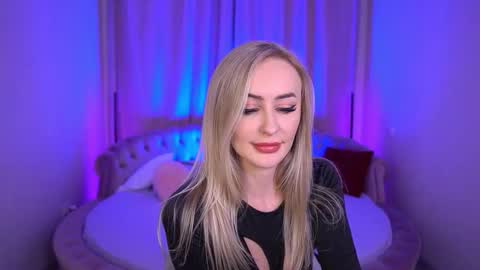 Snapshot of top_grace chatting on 10/21/25, 10:21 top_grace online show from 10/21/25, 10:21