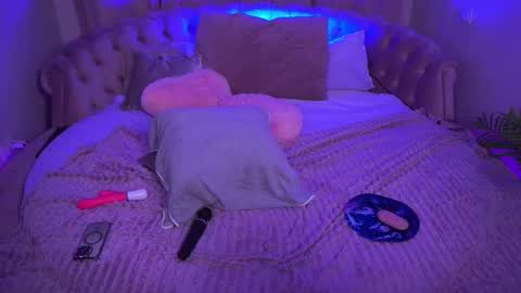 Snapshot of top_grace chatting on 11/29/25, 11:24 top_grace online show from 11/29/25, 11:24