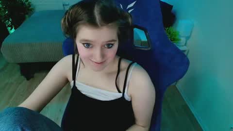 Snapshot of topcranberry chatting on 05/15/26, 01:34 topcranberry online show from 05/15/26, 01:34