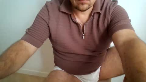 Snapshot of tophunk84 chatting on 06/05/26, 11:05 tophunk84 online show from 06/05/26, 11:05