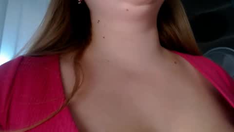 Snapshot of tori_blond chatting on 10/25/25, 07:05 tori_blond online show from 10/25/25, 07:05