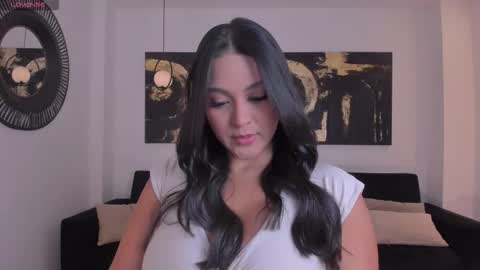 Snapshot of toricross1 chatting on 10/30/25, 01:23 Tori Cross online show from 10/30/25, 01:23